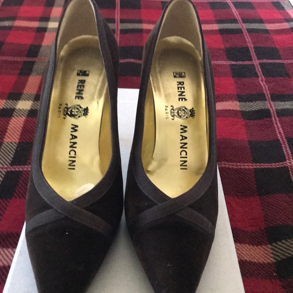 Rene Mancini Velvet Pump. Made in Paris - Picture 2 of 3